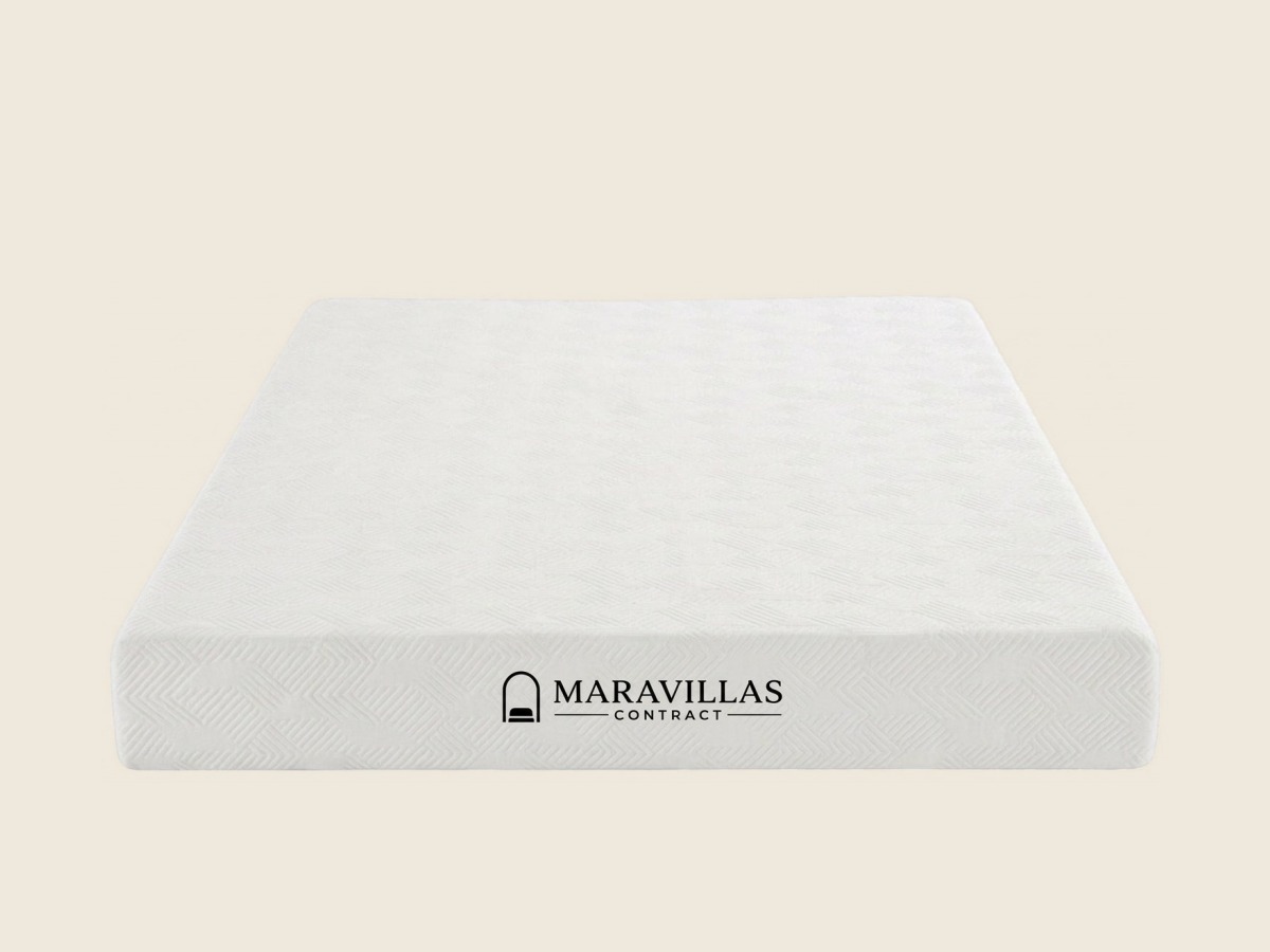 Colchón Studio de Maravillas Contract: espuma blanca con funda de punto y el logotipo bordado en el lateral.